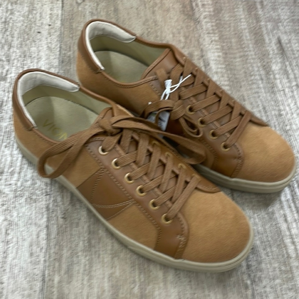 Vionic Mott Jerome Suede Tan Lace Up 8 1/2 NWB